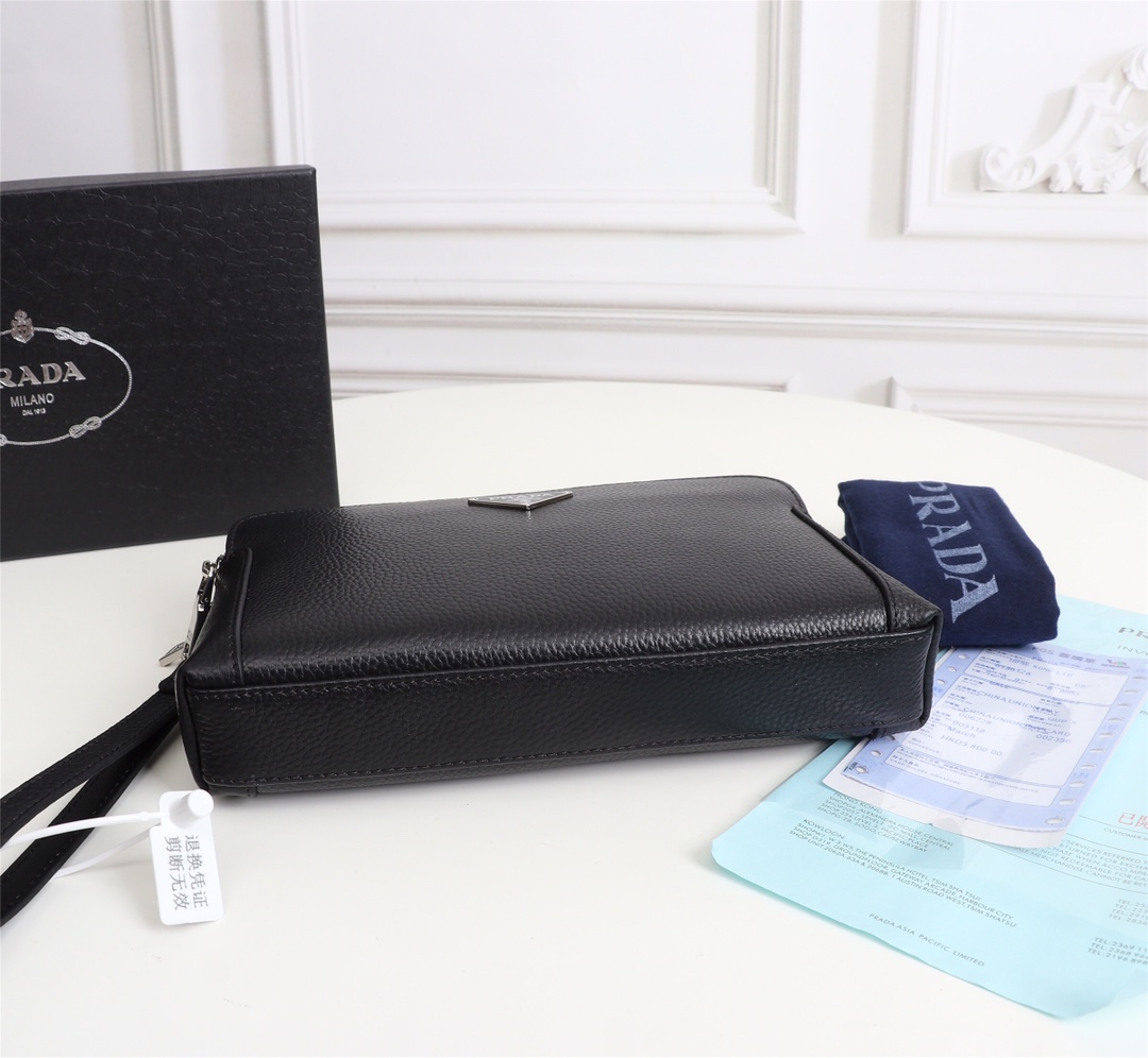 【2024】【PRADA   公式 旗艦店】プラダ  クラッチバッグ当日出荷 好評に付き再入荷！24*14*5CM