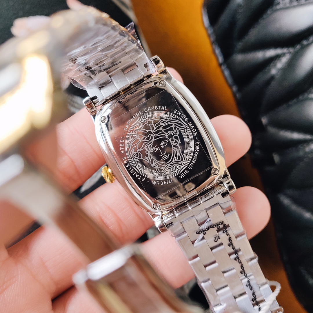 【2024】VERSACE  ( ヴェルサーチ)  腕時計 35*7MM