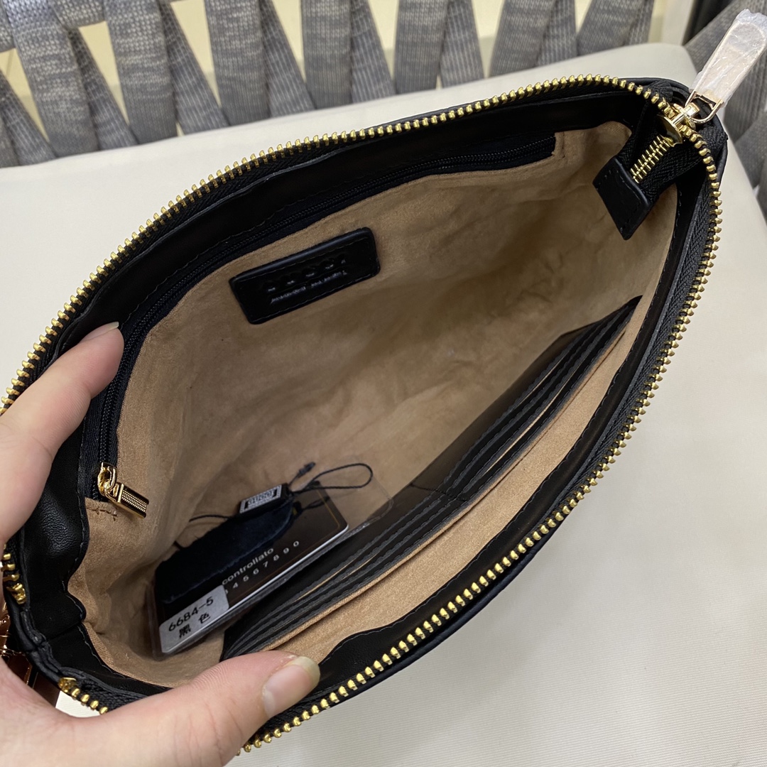 【2024】【GUCCI 公式 旗艦店】クッチ  クラッチバッグ 当日出荷 好評に付き再入荷！28*19*3CM