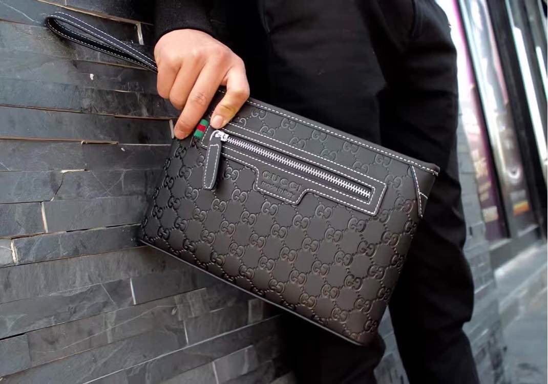 【GUCCI 公式 旗艦店】クッチ  クラッチバッグ 当日出荷 好評に付き再入荷！28*18*4CM