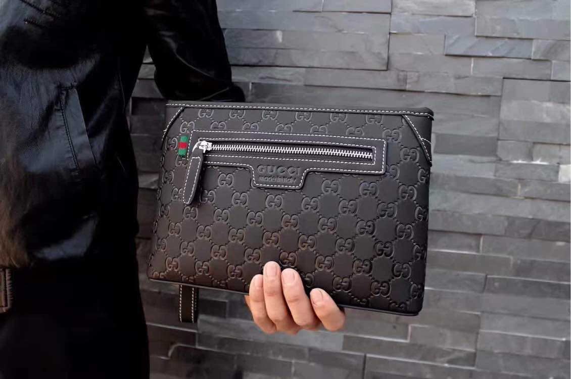 【GUCCI 公式 旗艦店】クッチ  クラッチバッグ 当日出荷 好評に付き再入荷！28*18*4CM