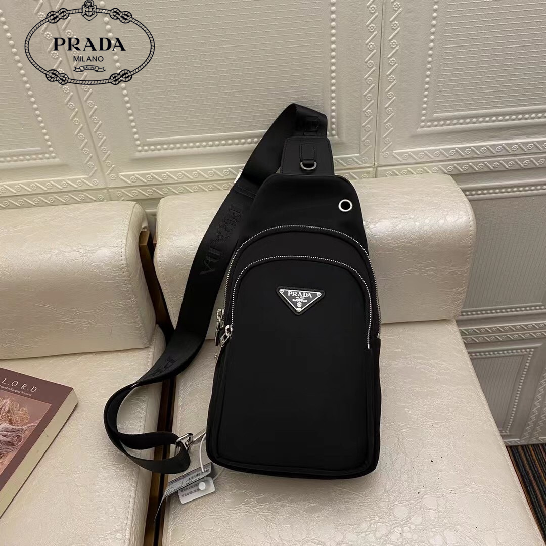 【 PRADA 公式旗艦店】プラダ   胸ポケット  当日出荷 好評に付き再入荷！29*17*6.5CM