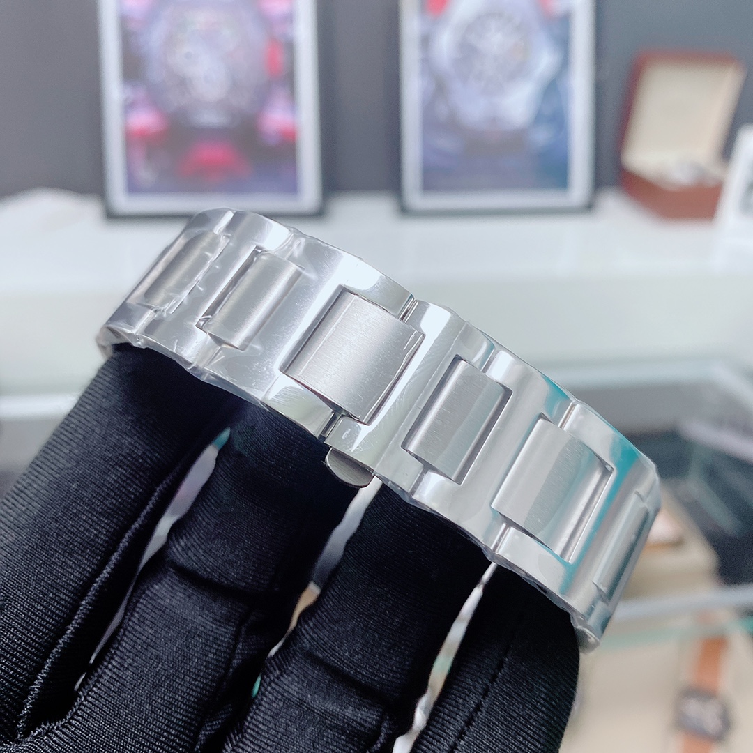 【2024】CARTIER( カルティエ )  腕時計40*13MM