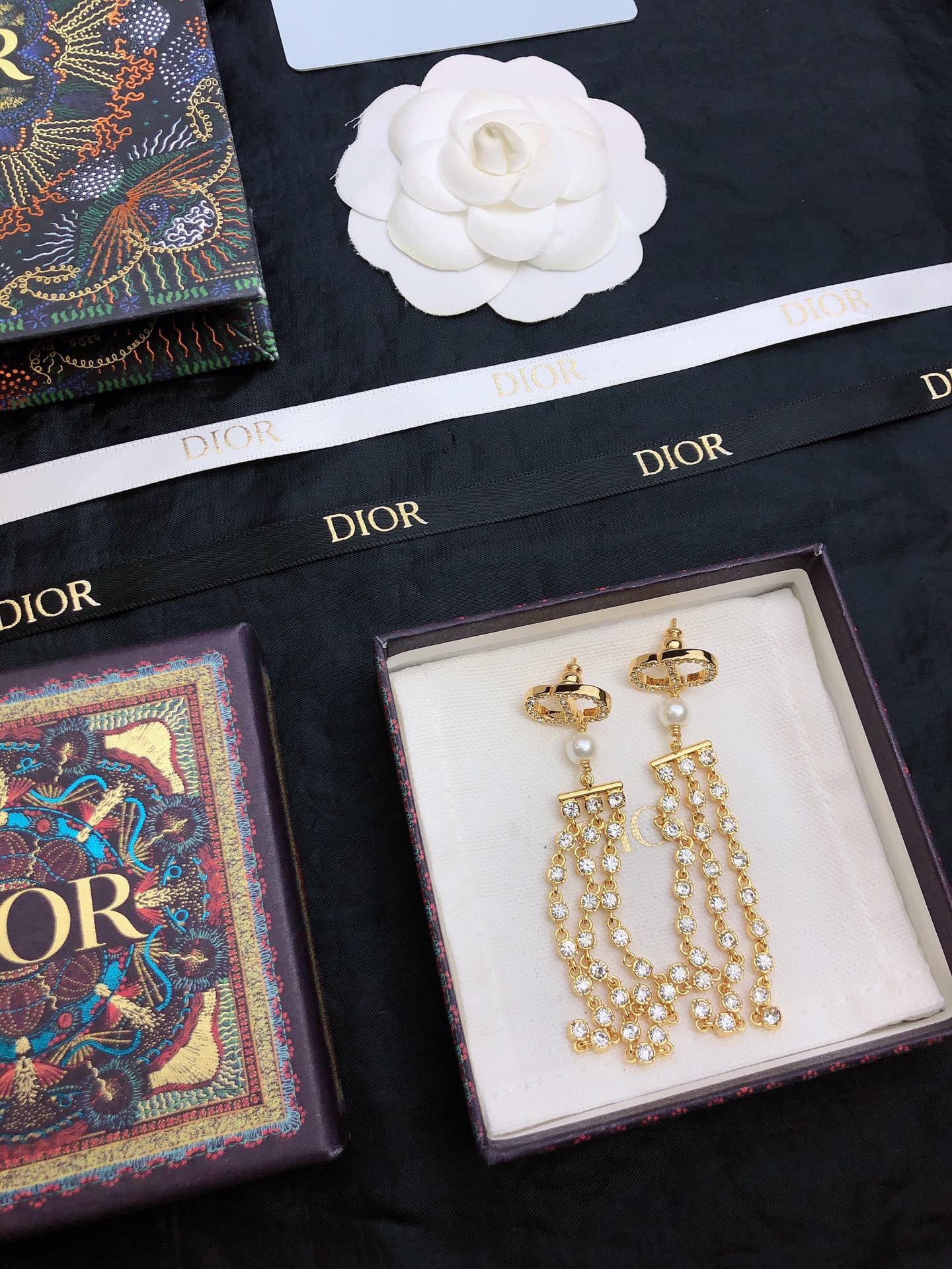 【2024】【DIOR】 ディオール  ファッションスタイルのイヤリング