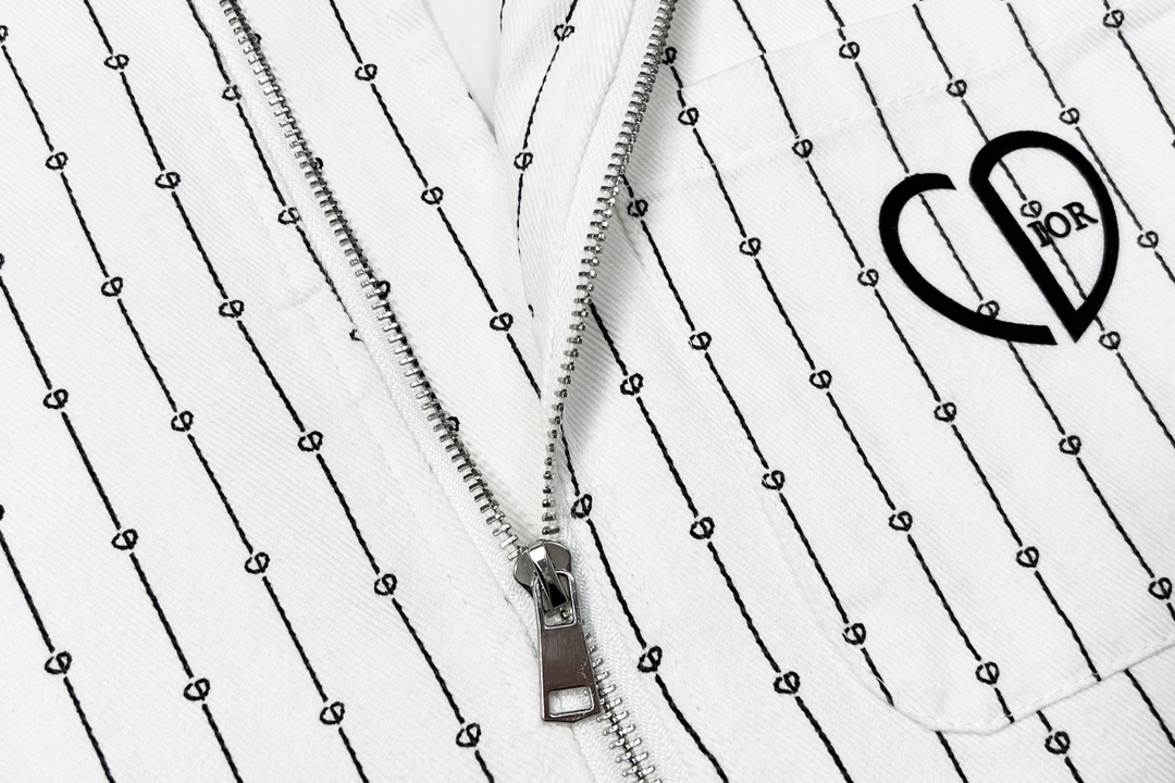 【 DIOR 公式旗艦店】 ディオール  シャツ ご好評に付き再入荷！