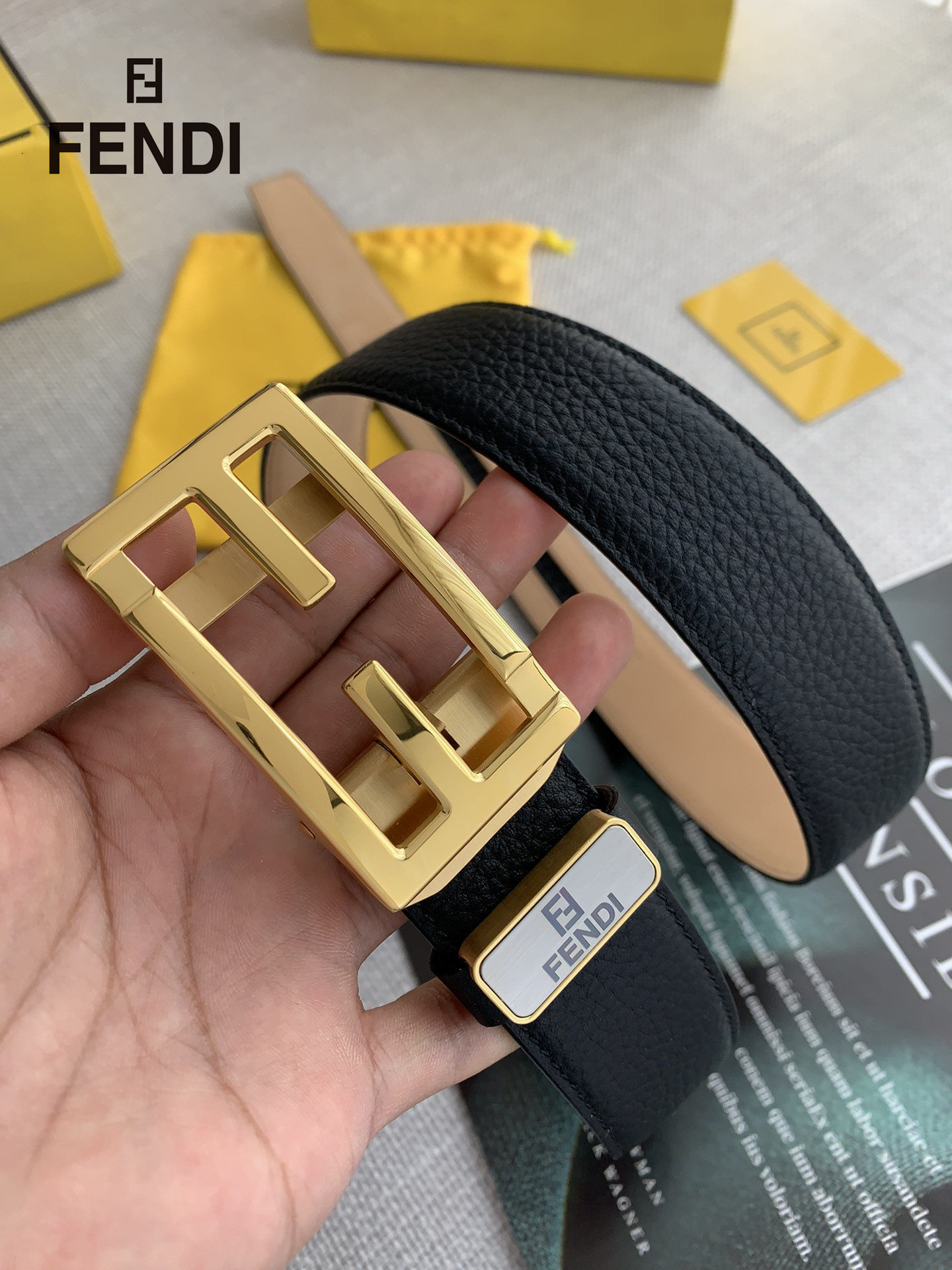 【2024】【FENDI】(フェンディ) 3.5cm   ベルト メンズ