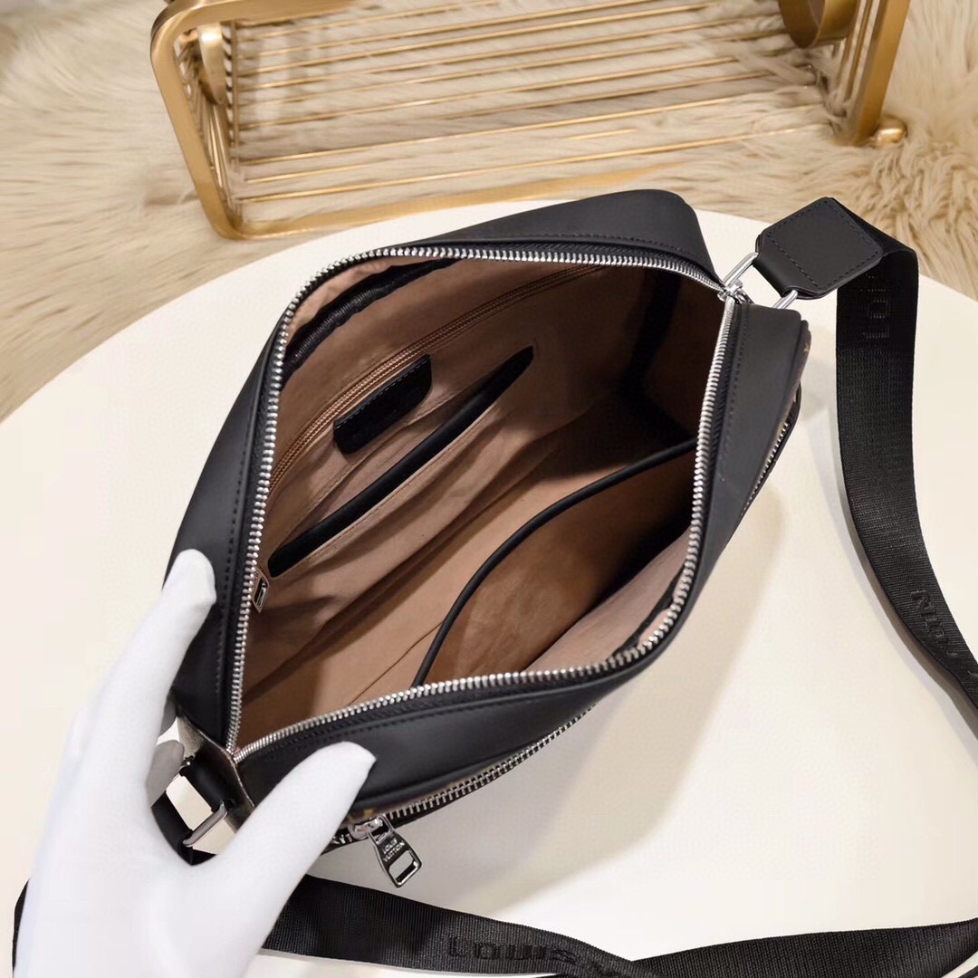 【LOUIS VUITTON  公式旗艦店】ルイヴィトン   ショルダーバッグ 当日出荷 好評に付き再入荷！25*28*5cm