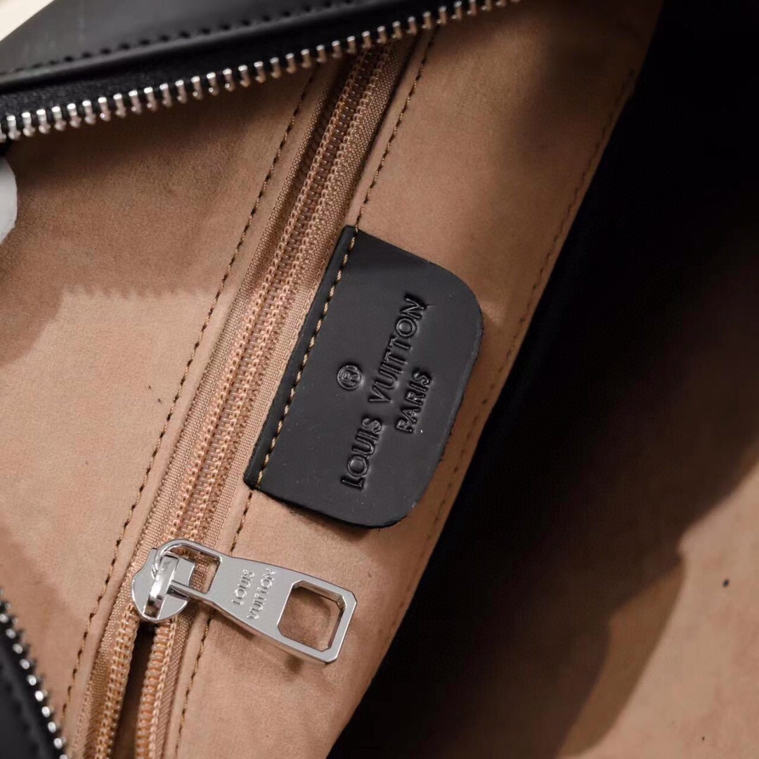 【LOUIS VUITTON  公式旗艦店】ルイヴィトン   ショルダーバッグ 当日出荷 好評に付き再入荷！25*28*5cm