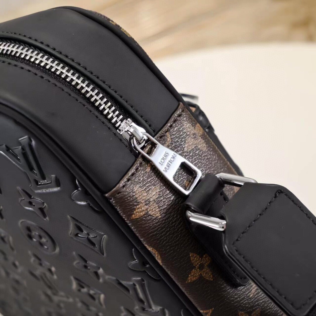 【LOUIS VUITTON  公式旗艦店】ルイヴィトン   ショルダーバッグ 当日出荷 好評に付き再入荷！25*28*5cm