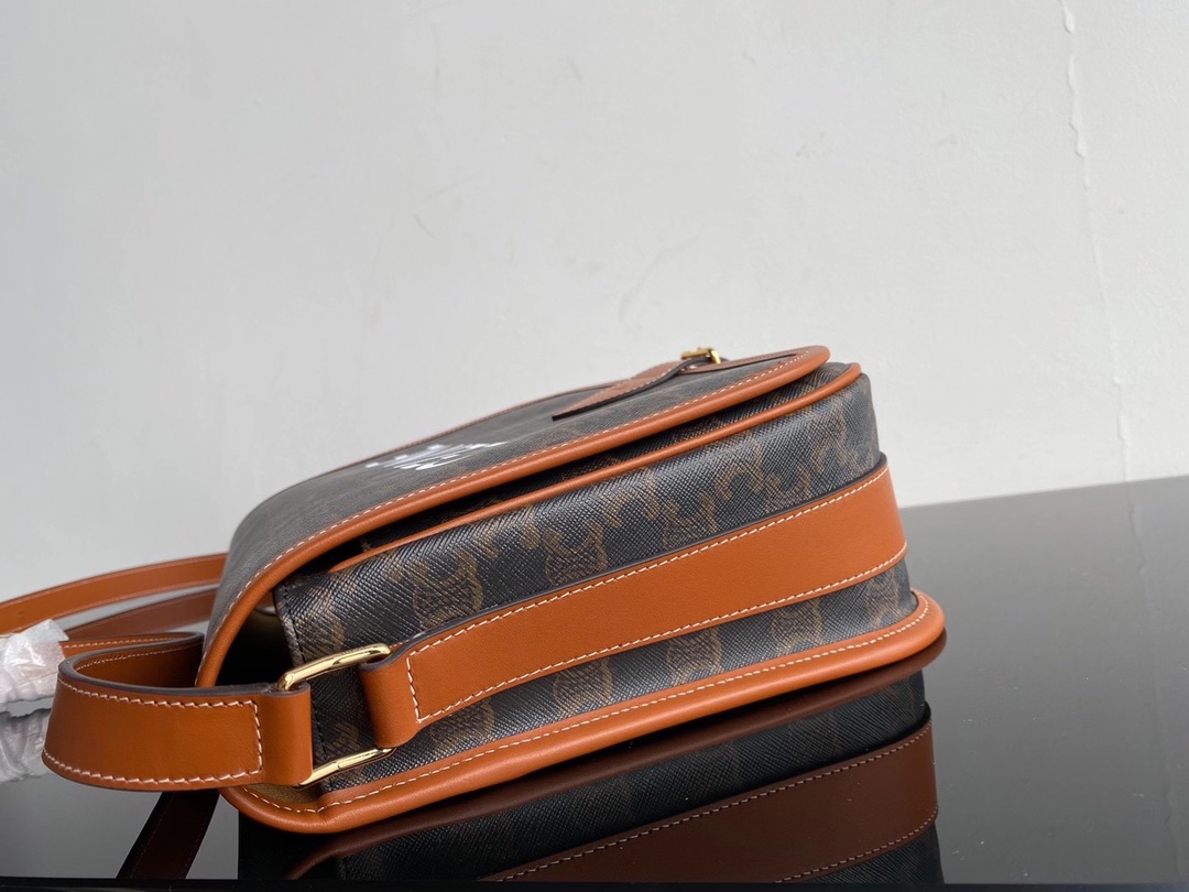 【CELINE 公式 旗艦店】セリーヌ  ショルダーバッグ   出荷 好評に付き再入荷！31*24*9CM