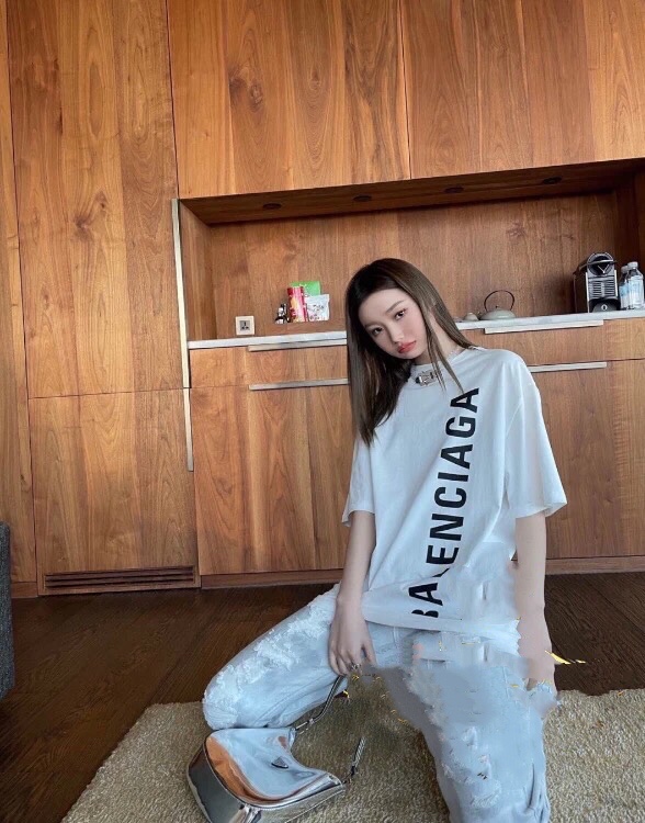 【BALENCIAGA  公式旗艦店】バレンシアガ   Tシャツ ご好評に付き再入荷！