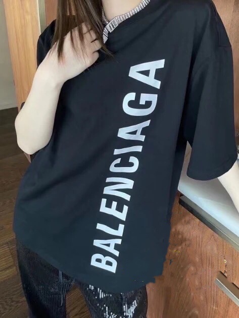 【BALENCIAGA  公式旗艦店】バレンシアガ   Tシャツ ご好評に付き再入荷！