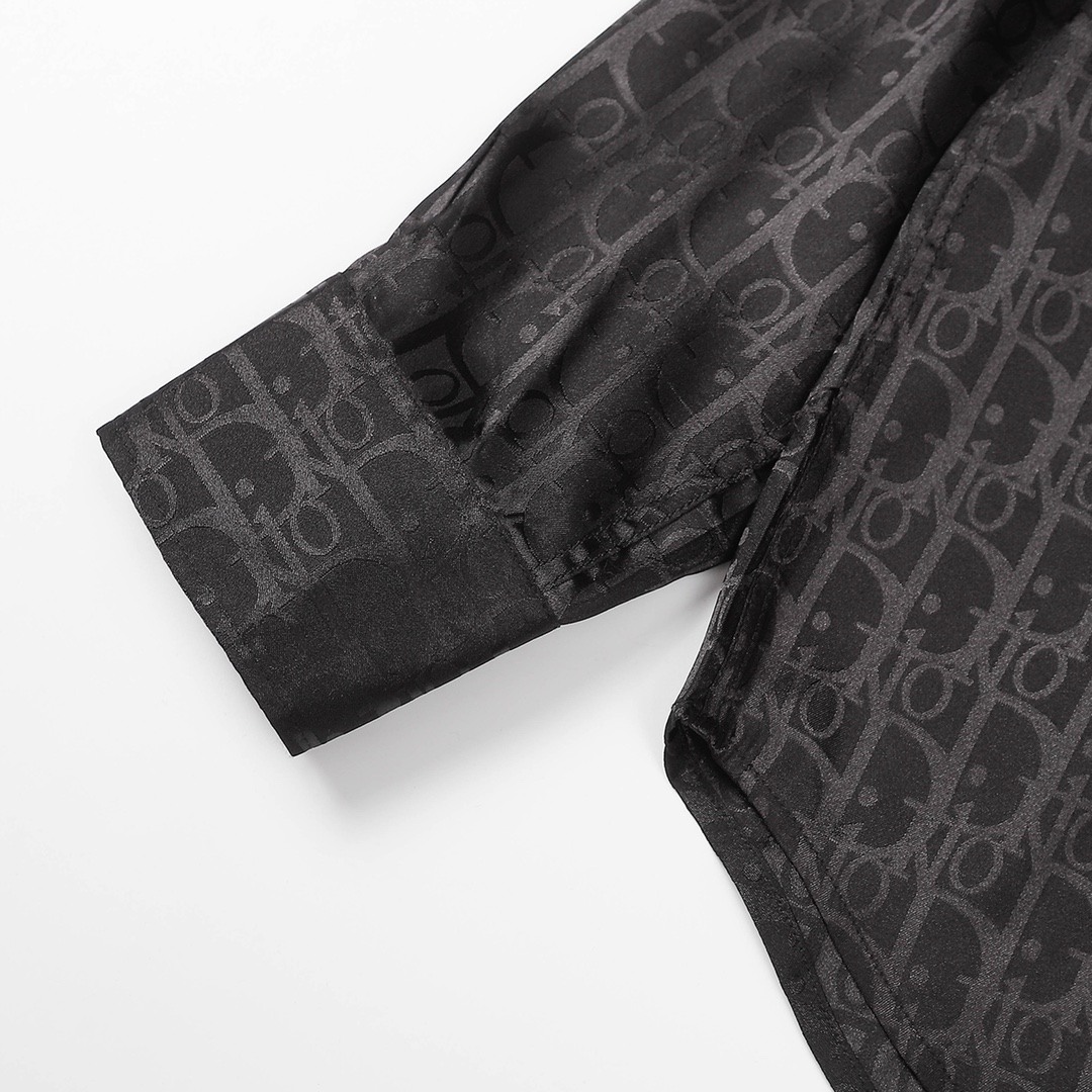【DIOR   公式旗艦店】ディオール  シャツ ご好評に付き再入荷！黒 白