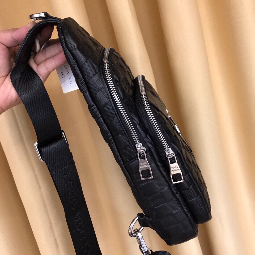 【2024】【LOUIS VUITTON  公式 旗艦店】 ルイヴィトン   胸ポケット当日出荷 好評に付き再入荷！30*18*7CM