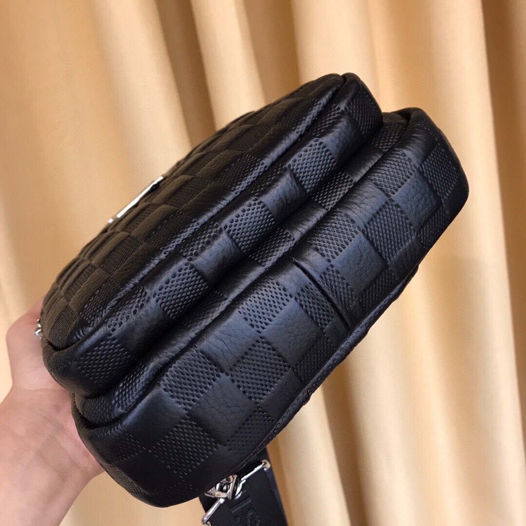 【2024】【LOUIS VUITTON  公式 旗艦店】 ルイヴィトン   胸ポケット当日出荷 好評に付き再入荷！30*18*7CM