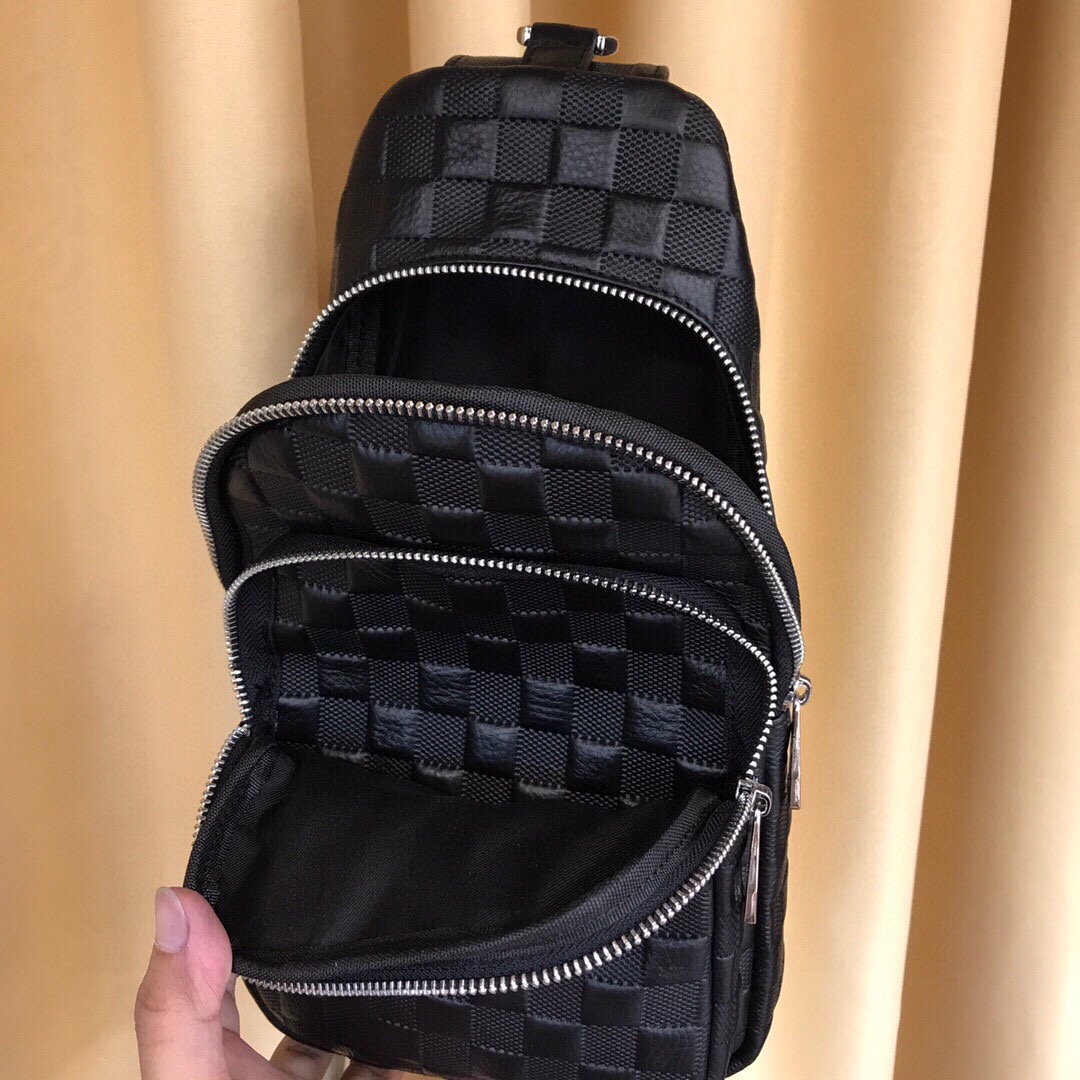 【2024】【LOUIS VUITTON  公式 旗艦店】 ルイヴィトン   胸ポケット当日出荷 好評に付き再入荷！30*18*7CM