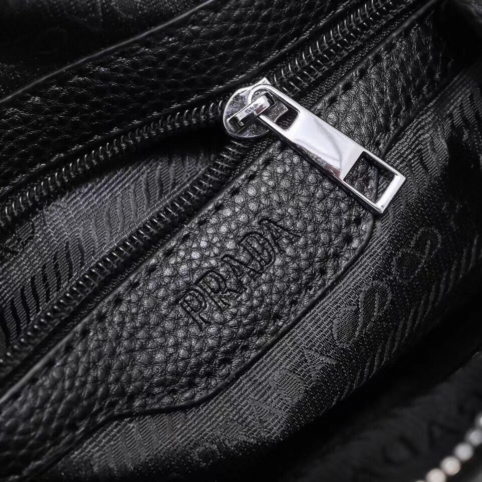 【2024】【 PRADA 公式旗艦店】プラダ  ショルダーバッグ 当日出荷 好評に付き再入荷！23*27*5CM