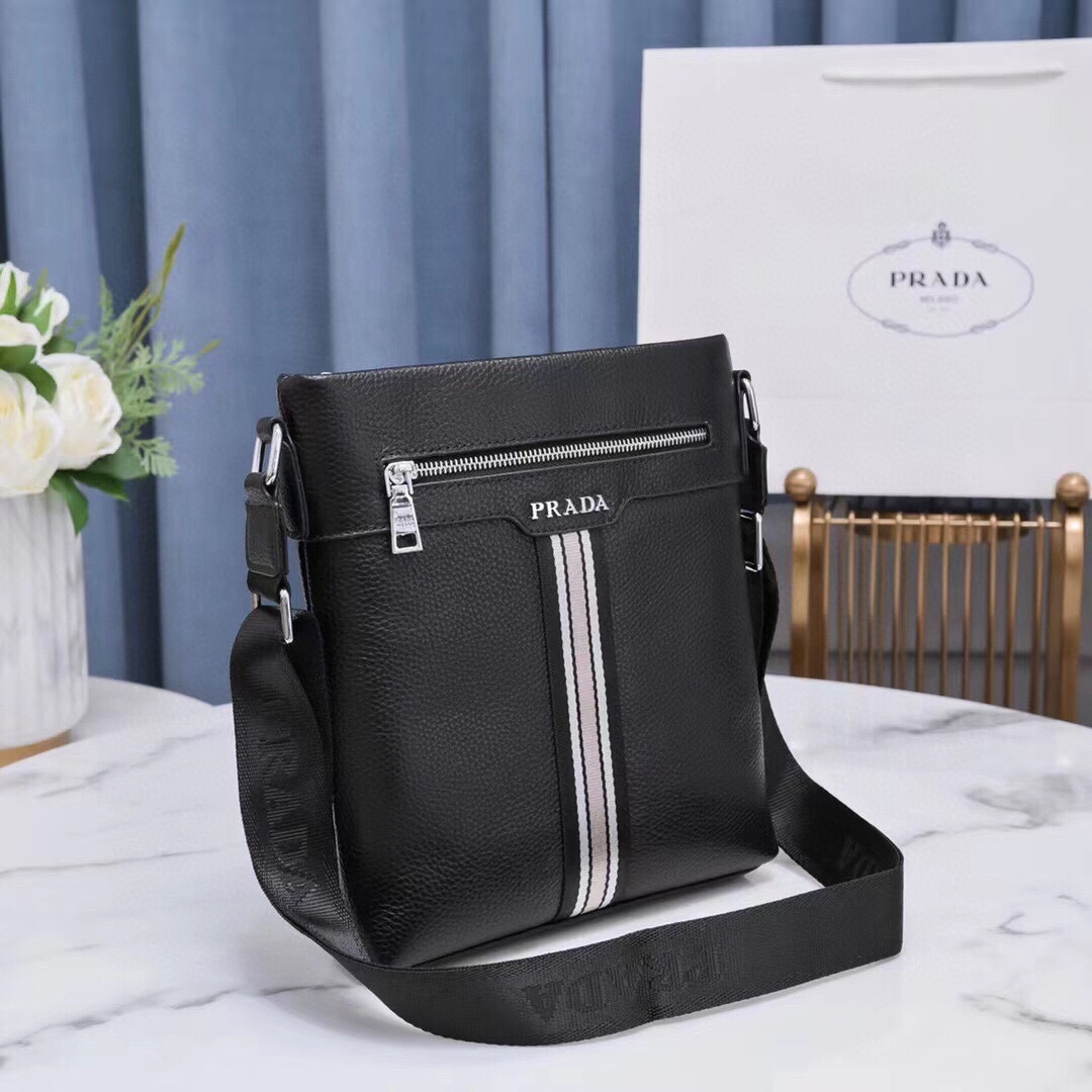 【2024】【 PRADA 公式旗艦店】プラダ  ショルダーバッグ 当日出荷 好評に付き再入荷！23*27*5CM