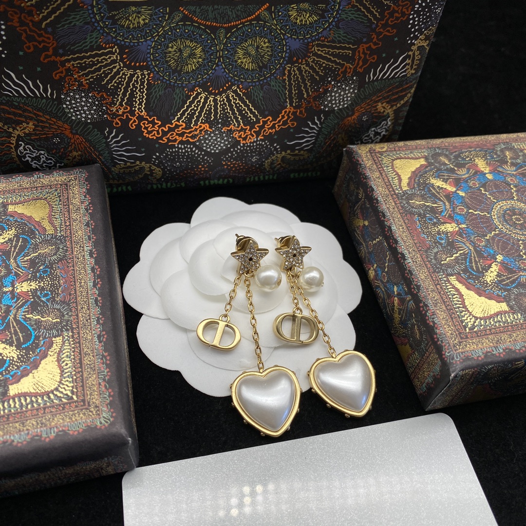 【2024】【DIOR】ディオール  ファッションスタイルのイヤリング