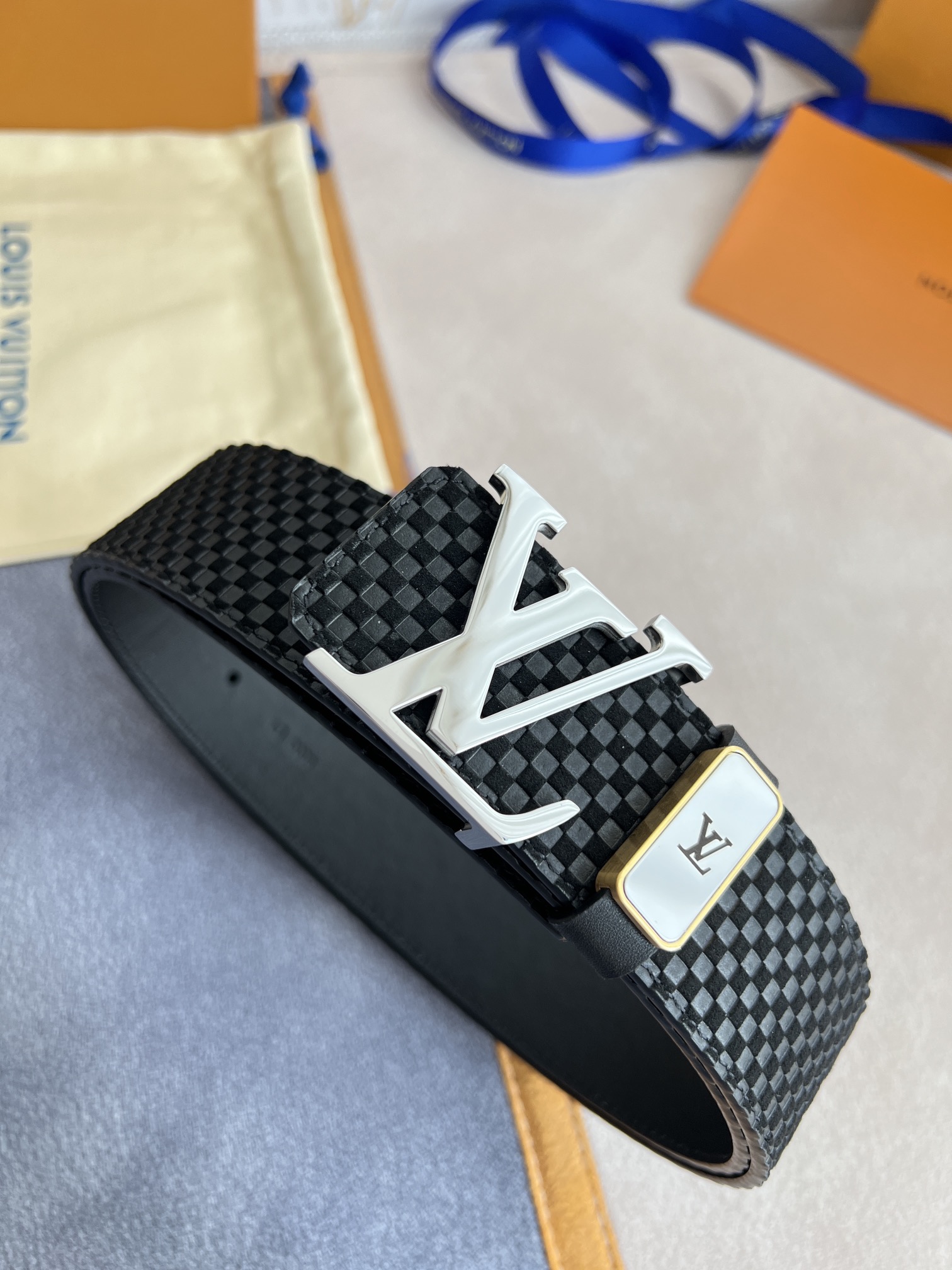 【LOUIS VUITTON】(ルイヴィトン) 4.0cm   ベルト メンズ