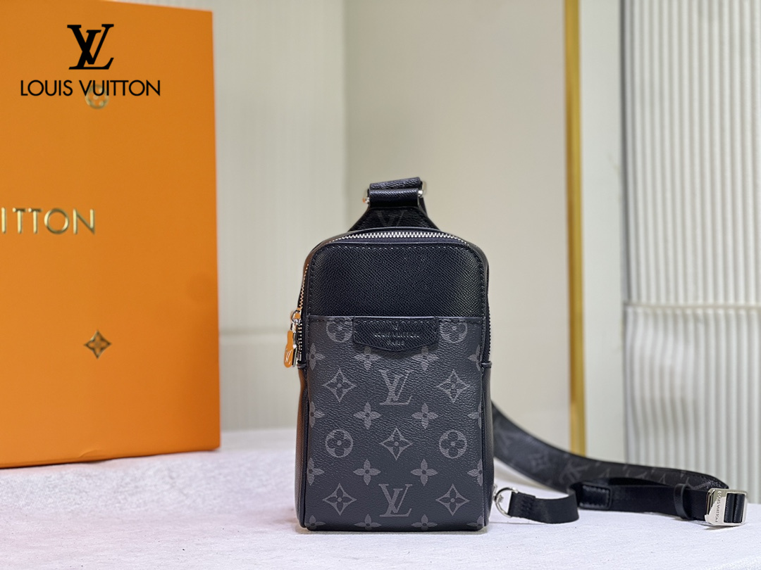 【2024】【LOUIS VUITTON  公式 旗艦店】 ルイヴィトン   胸ポケット当日出荷 好評に付き再入荷！13*21*5CM