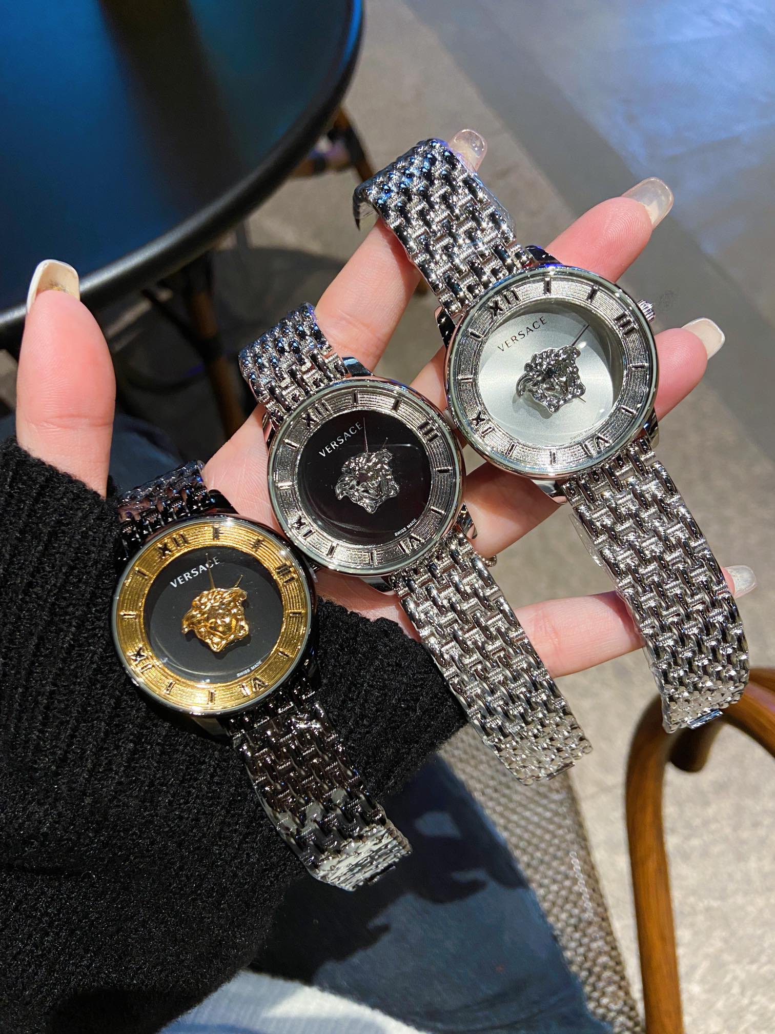 【2024】VERSACE  ( ヴェルサーチ)  腕時計 43MM