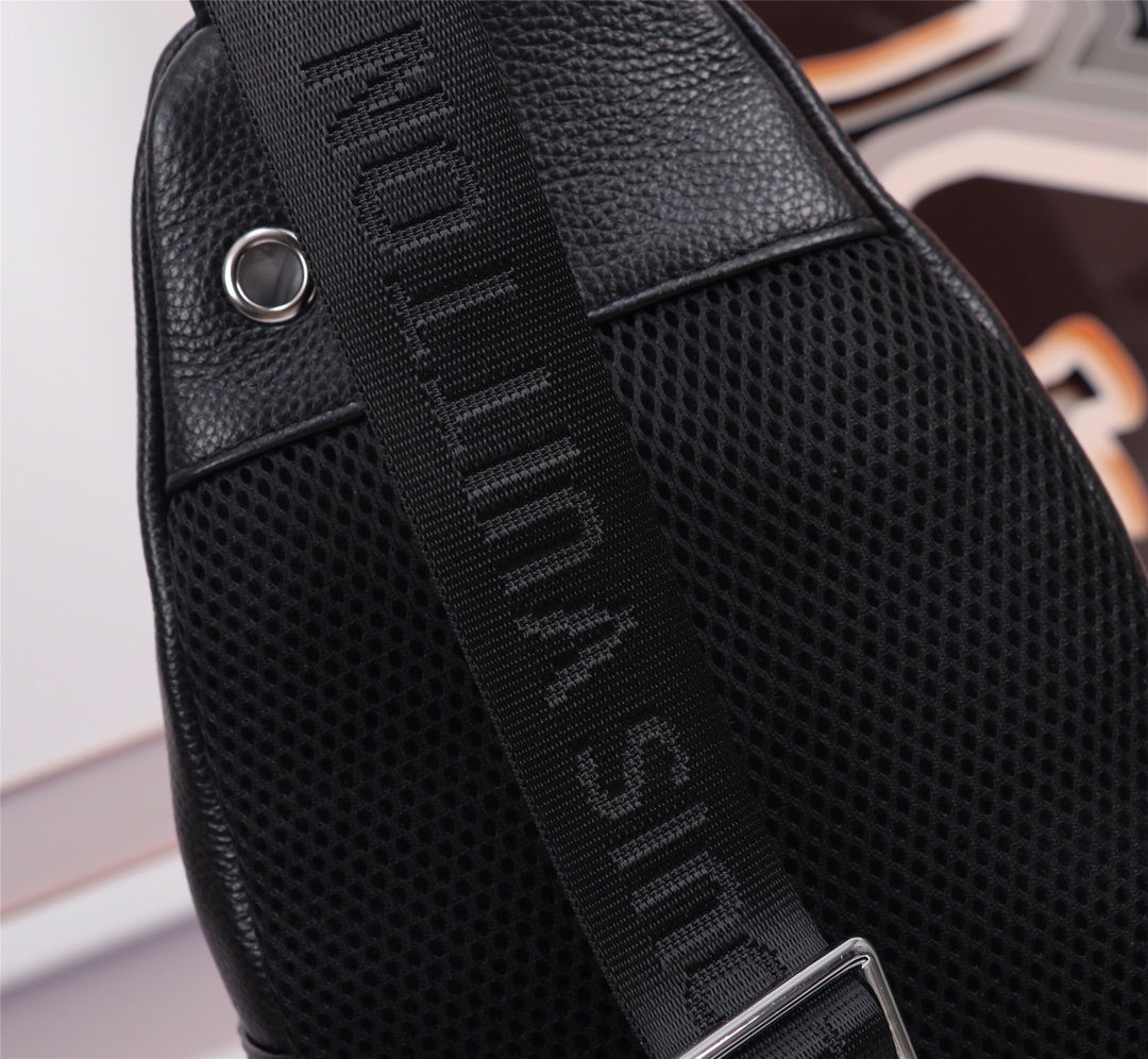 【2024】LV【LOUIS VUITTON  公式 旗艦店】 ルイヴィトン   胸ポケット当日出荷 好評に付き再入荷！29*16*6CM