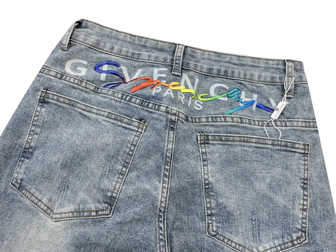 【2024】【 GIVENCHY   公式旗艦店】 ジバンシー  ジーパン  ご好評に付き再入荷！