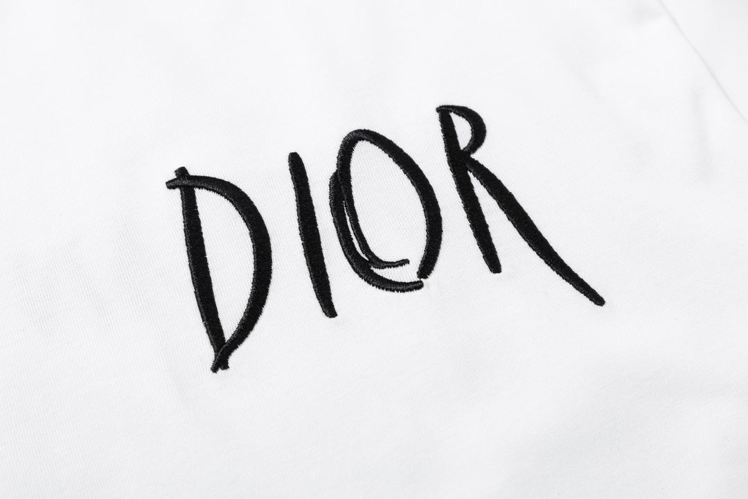 【 DIOR公式旗艦店】ディオール    Tシャツ  ご好評に付き再入荷！