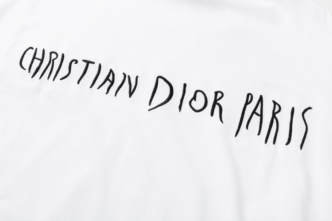 【 DIOR公式旗艦店】ディオール    Tシャツ  ご好評に付き再入荷！