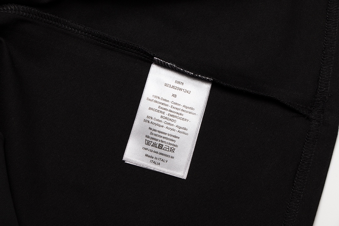 【 DIOR公式旗艦店】ディオール    Tシャツ  ご好評に付き再入荷！