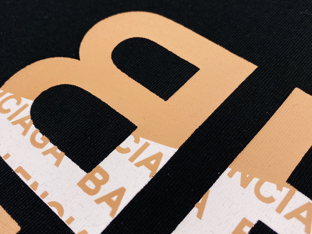 【2024】【BALENCIAGA  公式旗艦店】バレンシアガ   Tシャツ ご好評に付き再入荷！