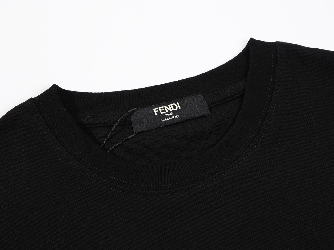 【 FENDI   公式旗艦店】フェンディ   Tシャツ ご好評に付き再入荷！