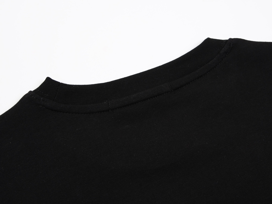 【 FENDI   公式旗艦店】フェンディ   Tシャツ ご好評に付き再入荷！