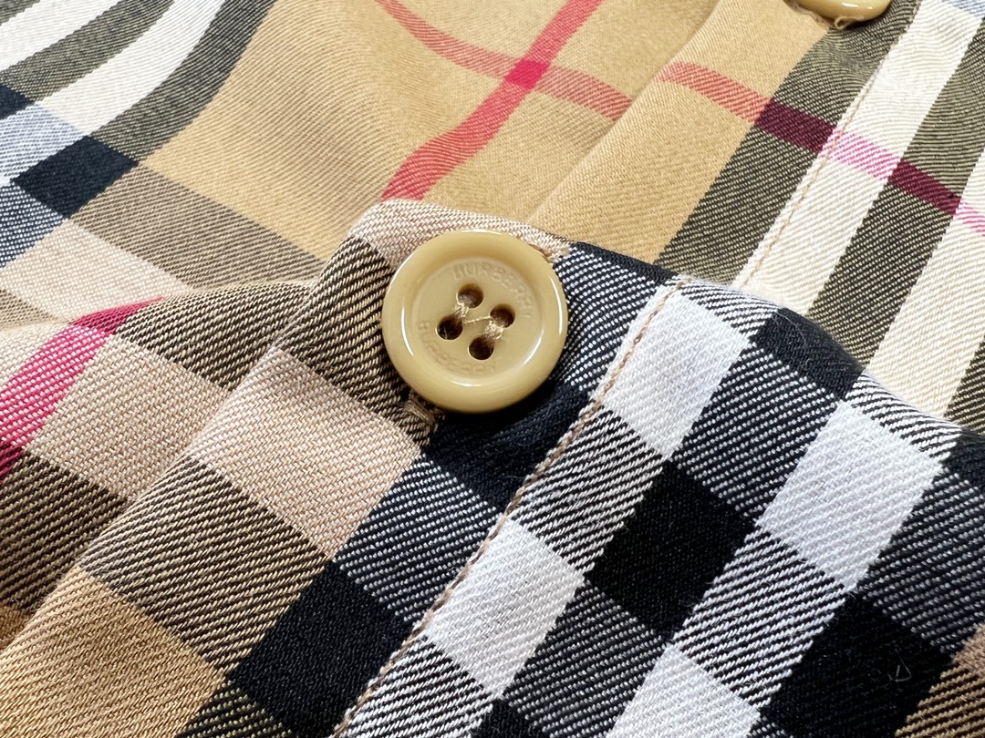 【BURBERRY  公式旗艦店】バーバリー  シャツ   ご好評に付き再入荷！