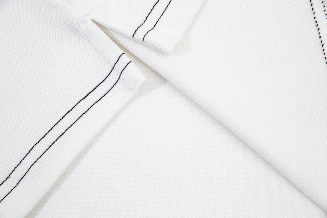 【2024】【 PRADA  公式旗艦店】プラダ    Tシャツ ご好評に付き再入荷！