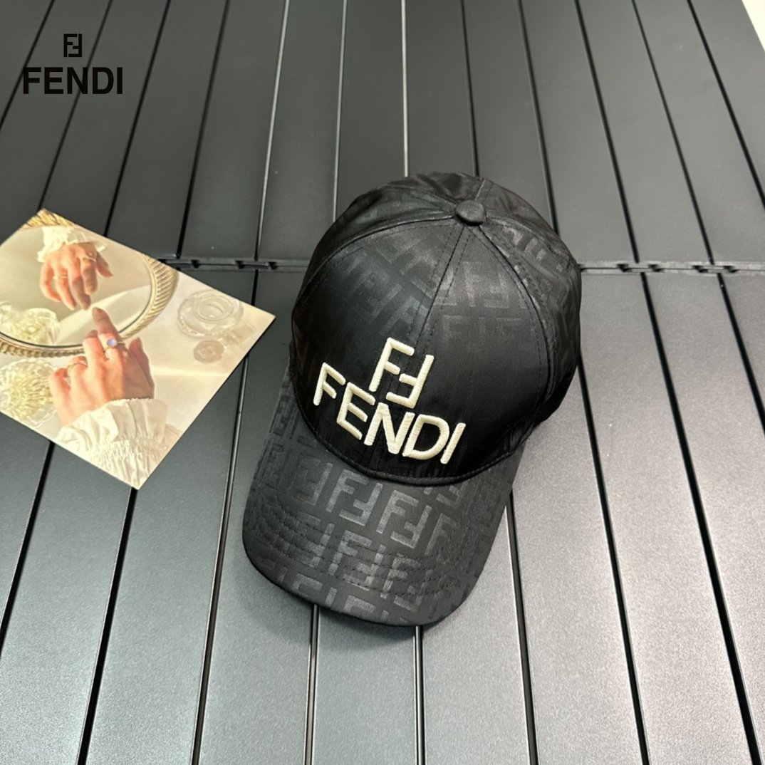 【FENDI  フェンディ】【数量限定】 野球帽 / ハット