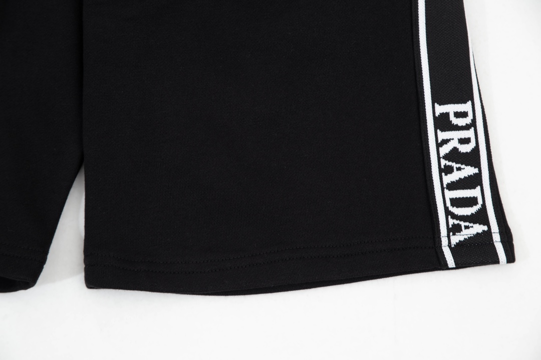 【PRADA  公式旗艦店】 プラダ   ショートパンツ  ご好評に付き再入荷！