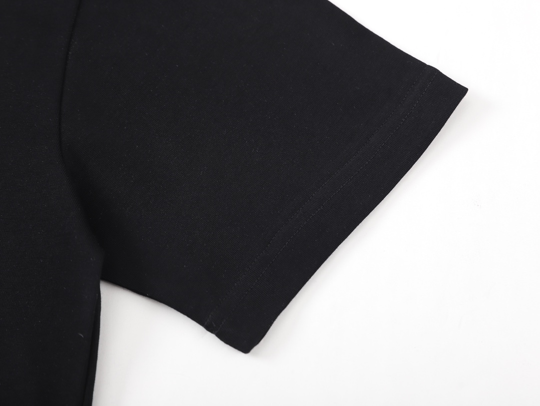 【2024】【LOUIS VUITTON  公式旗艦店】ルイヴィトン   Tシャツ ご好評に付き再入荷！