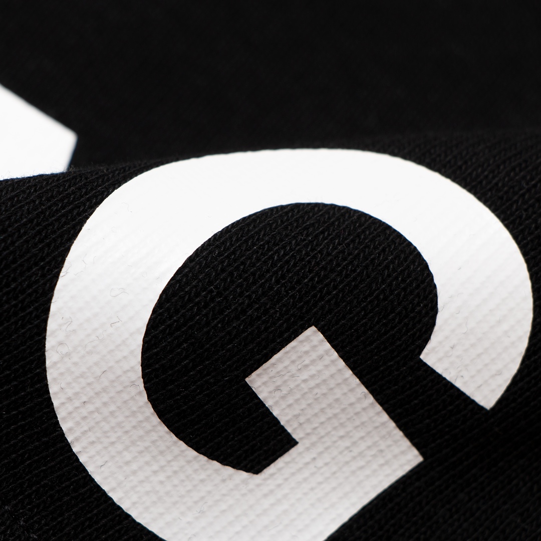 【BALENCIAGA   公式旗艦店】バレンシアガ   ショートパンツ  ご好評に付き再入荷！