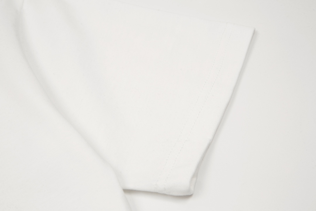 【 CELINE  公式旗艦店】セリーヌ    Tシャツ ご好評に付き再入荷！