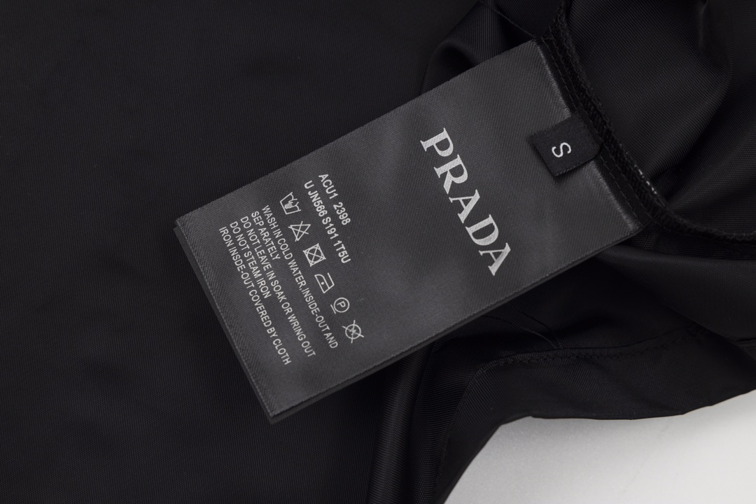 【2024】【PRADA    公式旗艦店】プラダ   半袖シャツ  ご好評に付き再入荷！