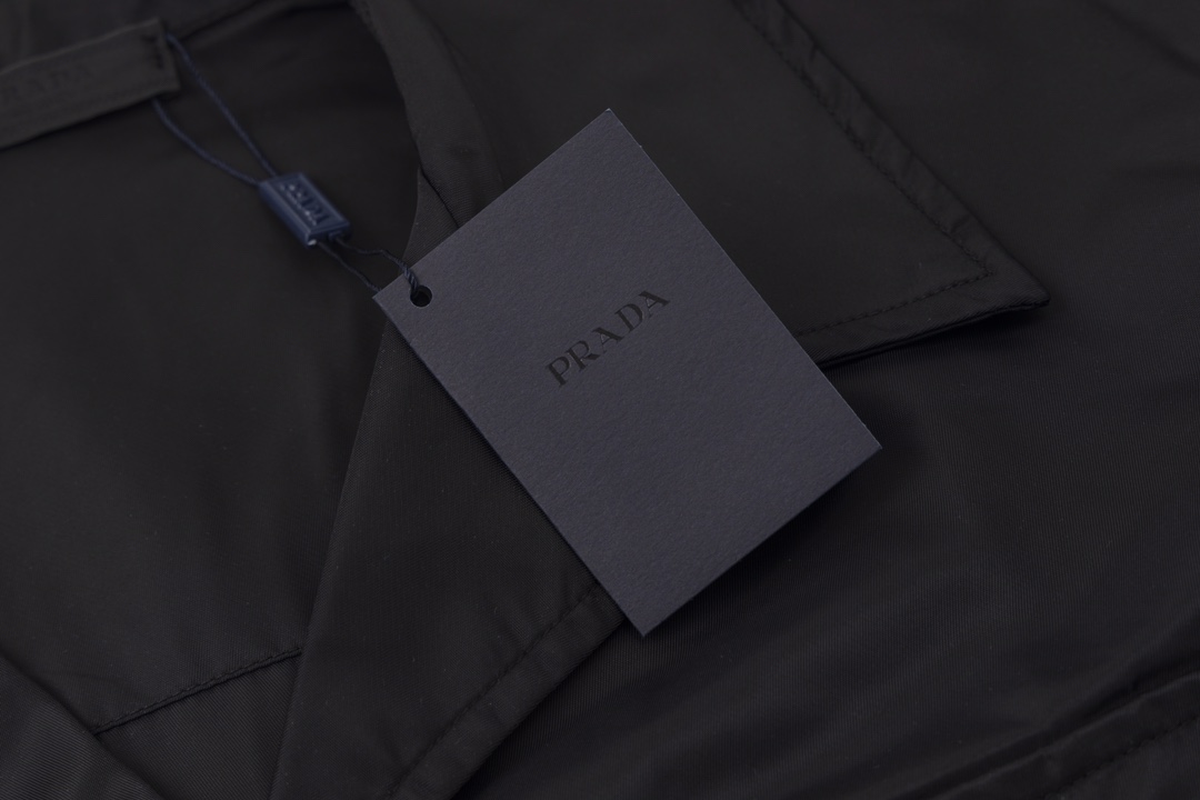 【2024】【PRADA    公式旗艦店】プラダ   半袖シャツ  ご好評に付き再入荷！