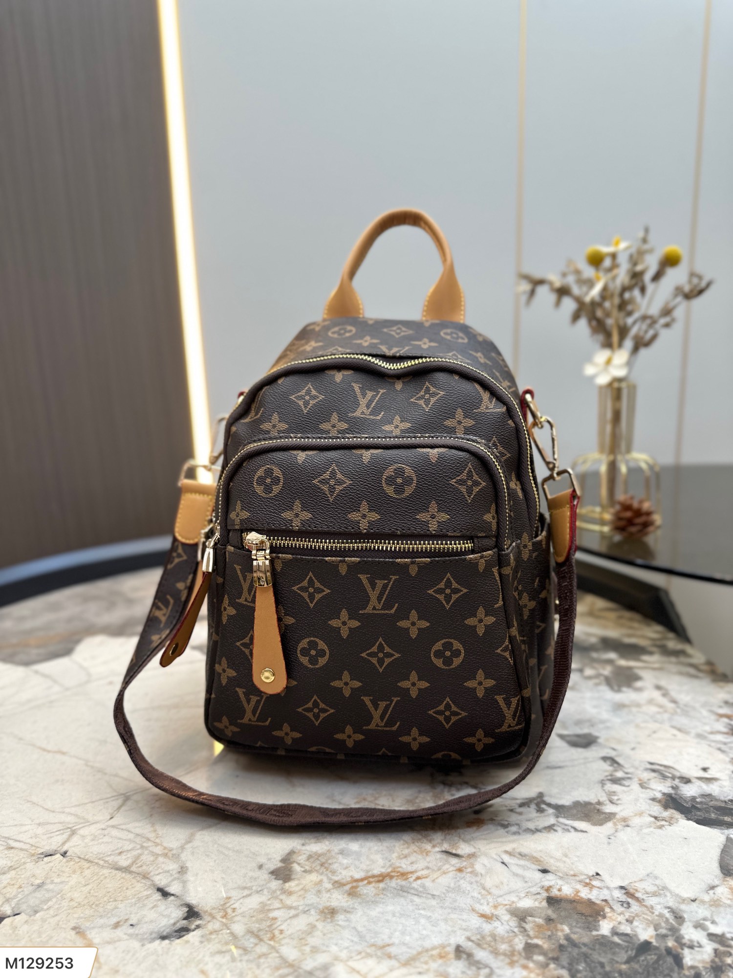 【 LOUIS VUITTON公式 旗艦店】ルイヴィトン   リュックサック   当日出荷 好評に付き再入荷！25*30CM