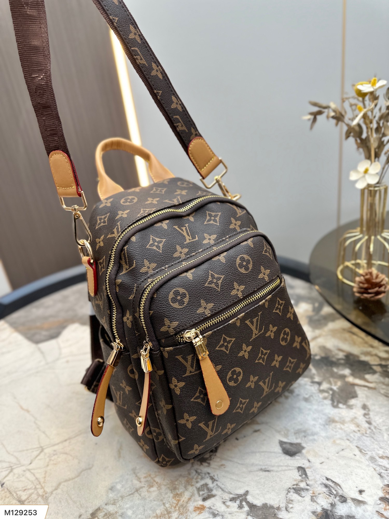 【 LOUIS VUITTON公式 旗艦店】ルイヴィトン   リュックサック   当日出荷 好評に付き再入荷！25*30CM