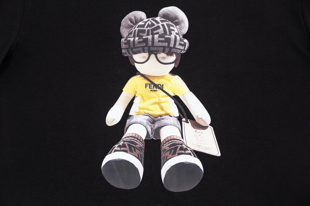 【2024】【 FENDI   公式旗艦店】フェンディ   Tシャツ ご好評に付き再入荷！