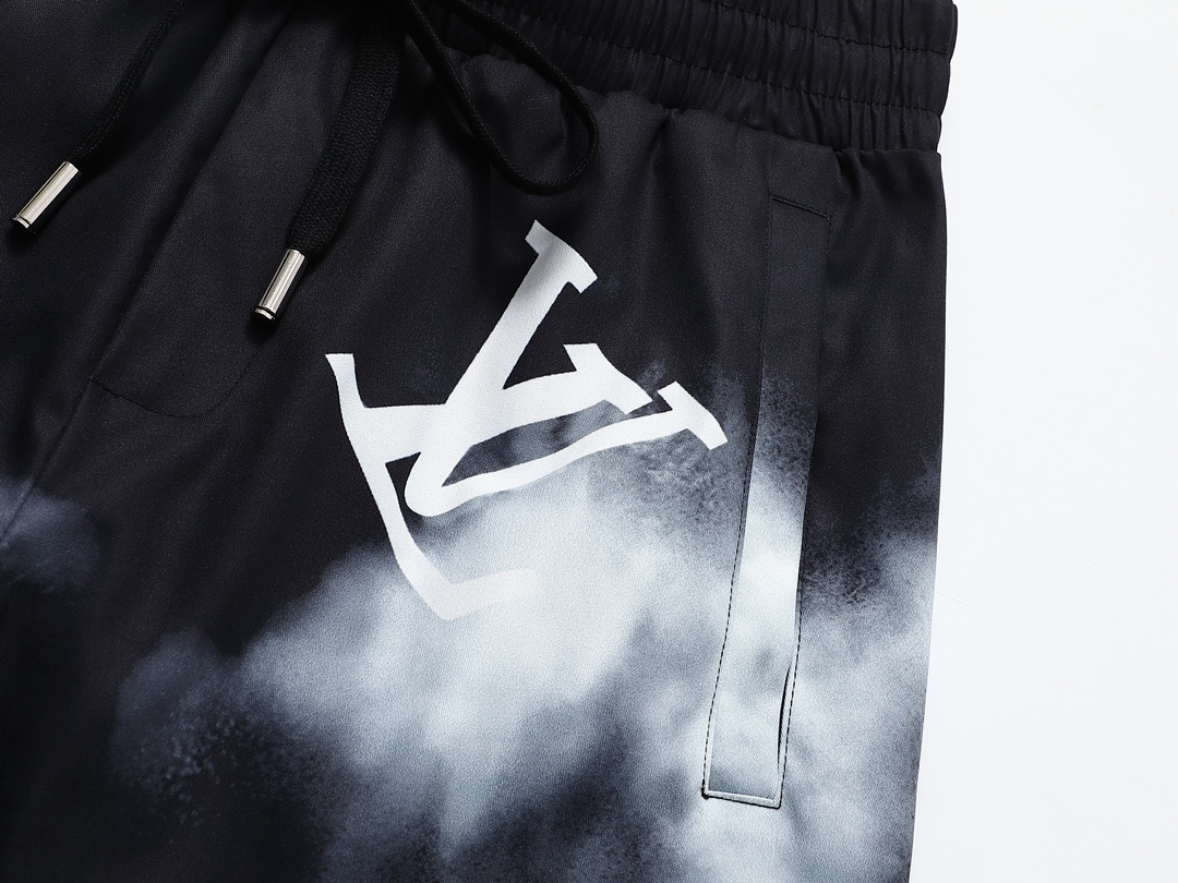 【LOUIS VUITTON   公式旗艦店】 ルイヴィトン  ショートパンツ  ご好評に付き再入荷！