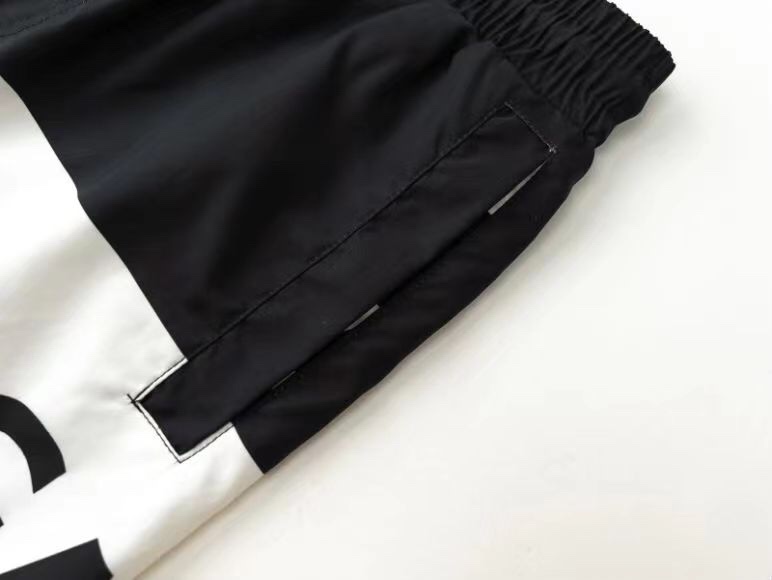 【2024】【BALENCIAGA  公式旗艦店】 バレンシアガ   ショートパンツ  ご好評に付き再入荷！