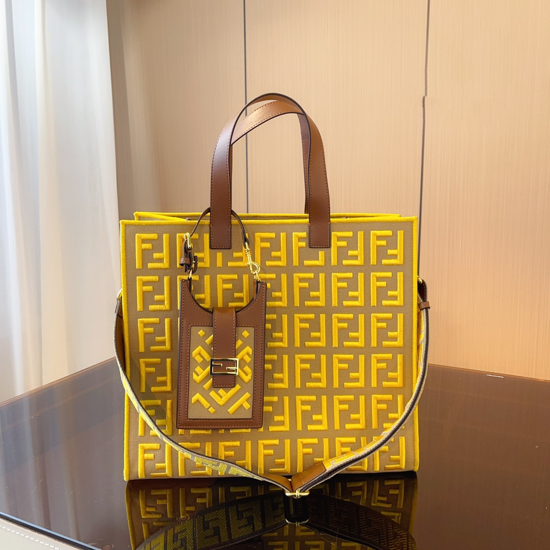 【FENDI  公式旗艦店】フェンディ   ハンドバッグ   当日出荷 好評に付き再入荷！37*18*33CM