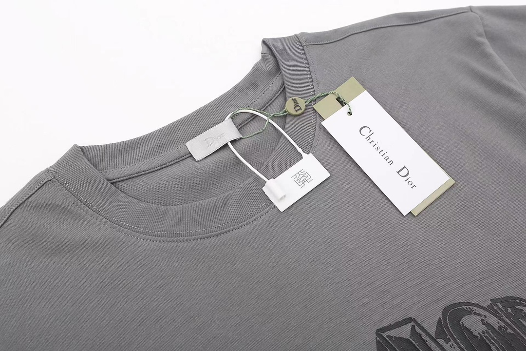 【DIOR 公式旗艦店】ディオール    Tシャツ ご好評に付き再入荷！